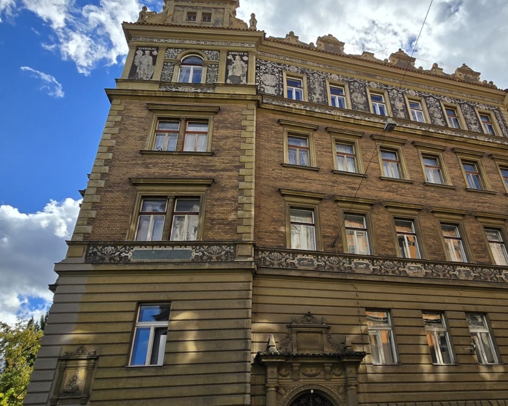 Exkluzivní byt 93 m2 k pronájmu, Janáčkovo nábřeží, Praha 5 - Smíchov